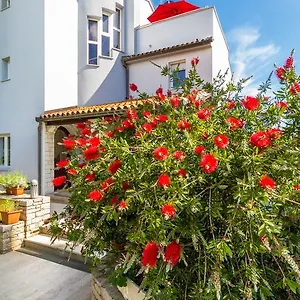 Borghese Apartament